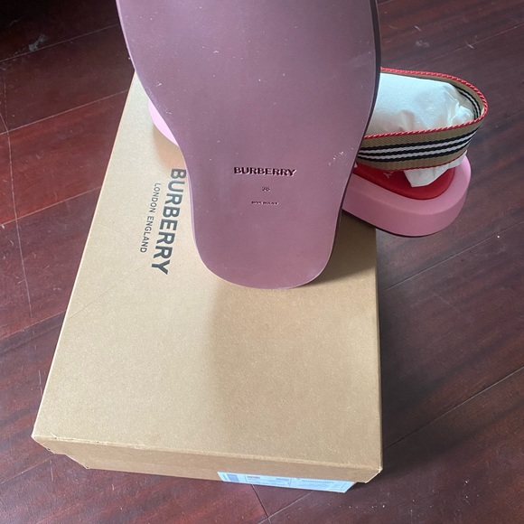 Burberry Women's Pink Icon Stripe Canvas Sandals - Picture 4 of 4